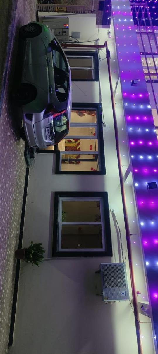 Jhankar Banquet And Lawn Varanasi Eksteriør billede